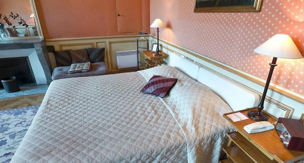 Château de Marechal de Saxe Yerres 4*,  France